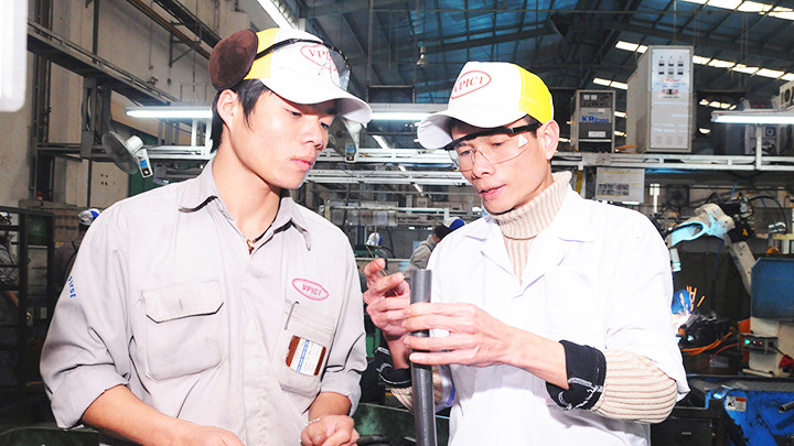 Ngành cơ khí có sự sụt giảm đơn hàng lớn. Ảnh: HẢI NAM