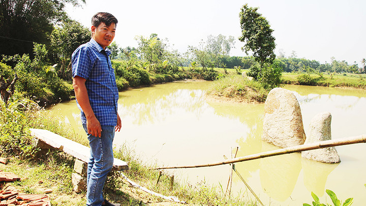 Anh Kiên dành nhiều tâm huyết cho công trình hồ nước sinh thái.