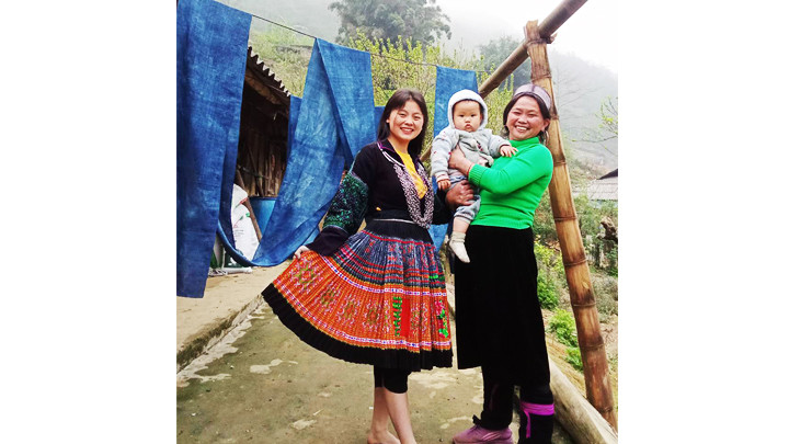 Ba mẹ con, bà cháu Di.