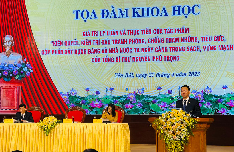 Bí thư Tỉnh ủy Đỗ Đức Duy phát biểu tại hội thảo.