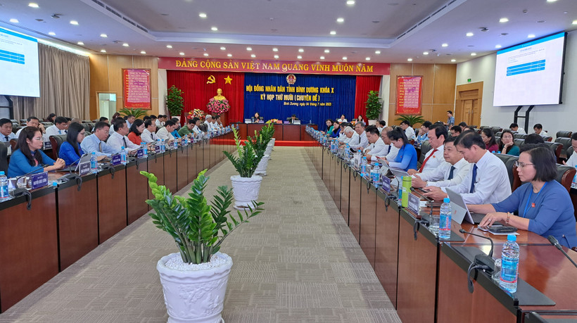 Toàn cảnh kỳ họp.
