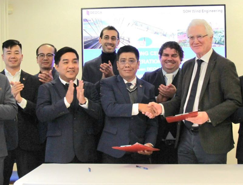 Đại diện lãnh đạo Tập đoàn Đèo Cả và SOH ký hợp tác nghiên cứu phòng thí nghiệm hầm đo gió.