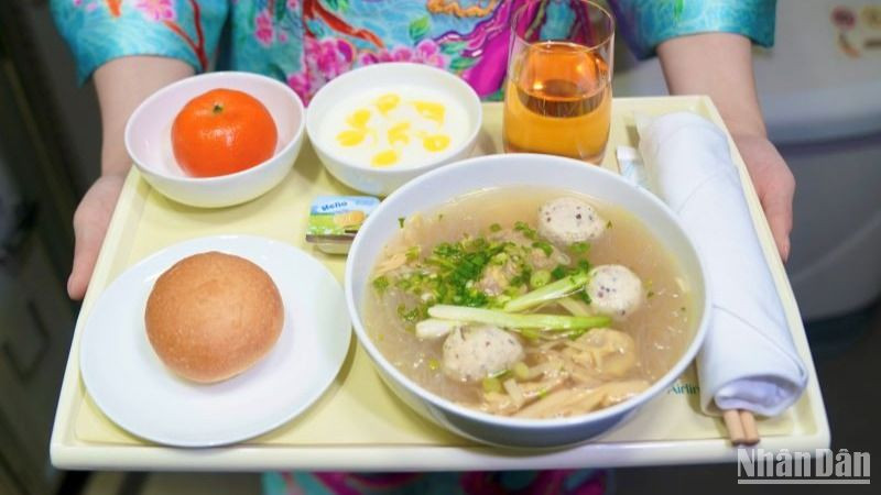 Bữa ăn mang đậm phong vị Tết cổ truyền trên các chuyến bay của Vietnam Airlines.