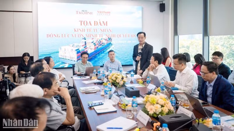 Toàn cảnh tọa đàm "Kinh tế tư nhân: Động lực vươn mình từ Nghị quyết 68" do Tạp chí Đầu tư Tài chính tổ chức.