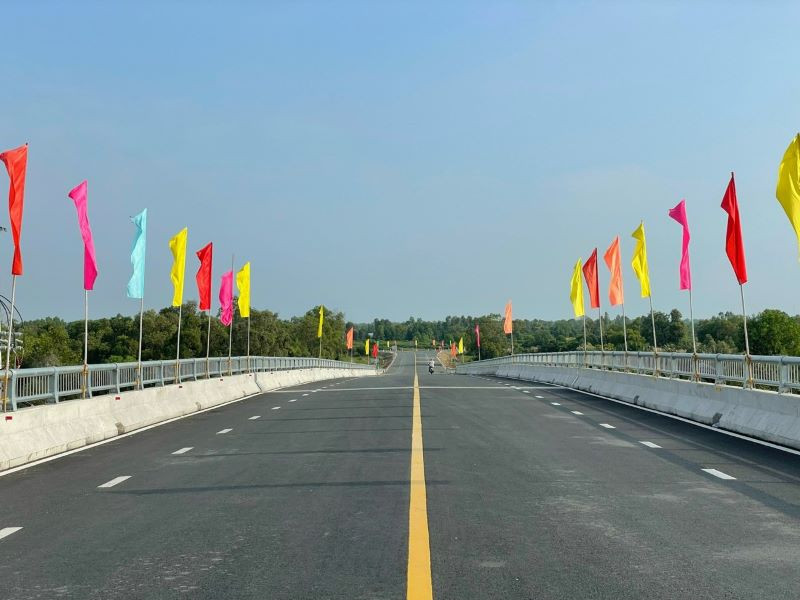 Việc hoàn thành, đưa vào khai thác 2 dự án đầu tư xây dựng giao thông quan trọng ở miền tây có ý nghĩa quan trọng nhằm đáp ứng nhu cầu vận tải ngày càng tăng cao, giảm tai nạn và phục vụ phát triển kinh tế-xã hội.