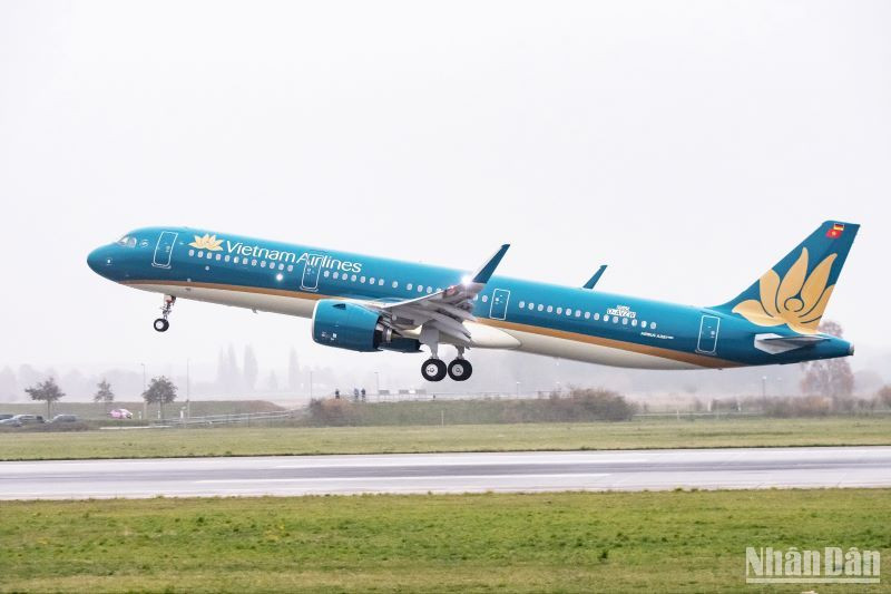 Vietnam Airlines triển khai hệ thống giải trí không dây cho toàn bộ máy bay A321.