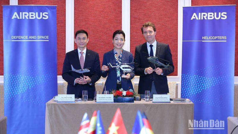 Tập đoàn Hàng không vũ trụ Airbus cam kết hỗ trợ mục tiêu hiện đại hóa quốc phòng của Việt Nam đến năm 2030 thông qua các giải pháp công nghệ quốc phòng tiên tiến, được thiết kế nhằm tăng cường năng lực quốc gia và góp phần ổn định khu vực.