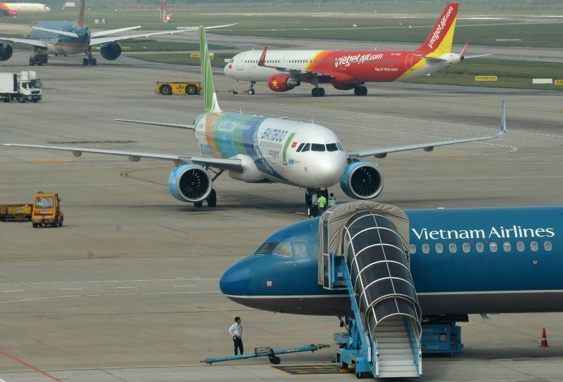 Giá vé máy bay (cả quốc tế và nội địa) đều được thực hiện theo cơ chế linh hoạt với nhiều dải giá, tùy tình hình thị trường, điều kiện vé, thời điểm xuất vé,...