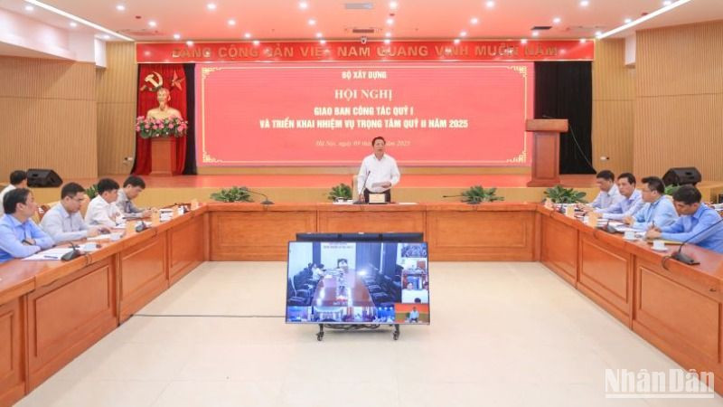 Bộ Xây dựng tổ chức họp giao ban quý I đánh giá tình hình triển khai các dự án trọng điểm, giải ngân,...
