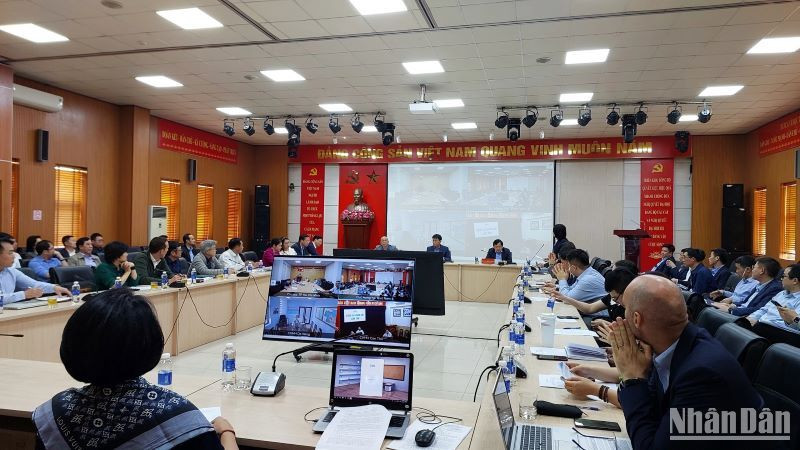 Cuộc họp về phụ phí của các hãng tàu biển có sự tham dự của nhiều cơ quan, doanh nghiệp liên quan.