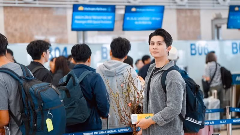 Bộ Xây dựng yêu cầu các hãng hàng không có kế hoạch tăng chuyến bay phục vụ trong các ngày cao điểm, bố trí giờ bay đêm để đáp ứng nhu cầu đi lại của hành khách trên cơ sở phù hợp với hạ tầng và bảo đảm an toàn bay.