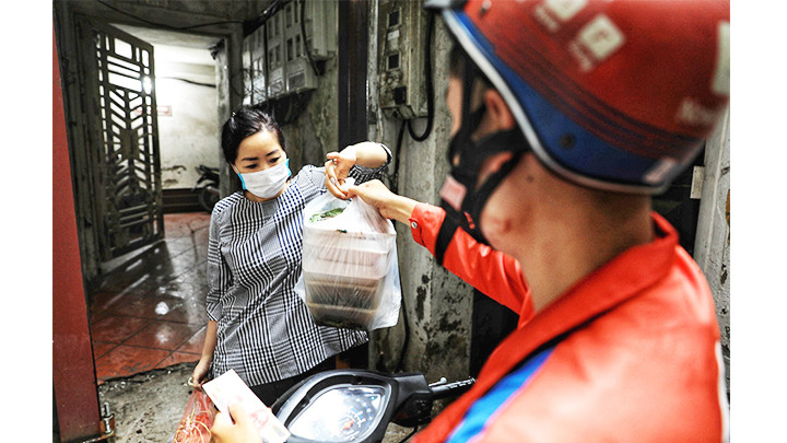 Cần bảo đảm uy tín khi bán hàng online. Ảnh: KHÁNH LINH