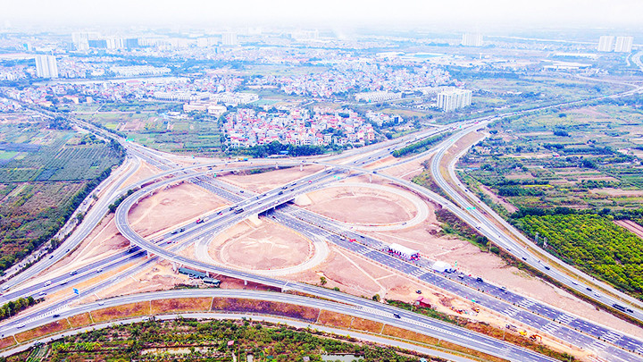 Nhiều dự án hạ tầng được triển khai trong quý II/2023 vừa qua. Ảnh: DÂN VIỆT