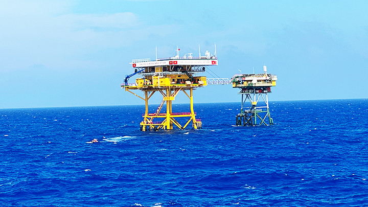 Nhà giàn DK1/17 bãi Phúc Tần.