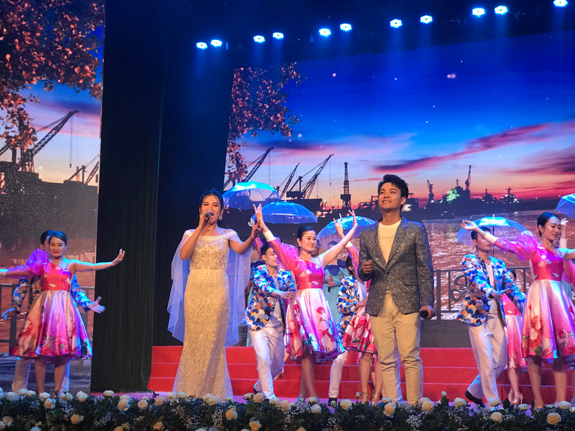 Lan tỏa các tác phẩm giá trị cao đến công chúng sẽ góp phần vun đắp đạo đức và tình cảm tốt đẹp trong xã hội. Ảnh: QUANG HƯNG