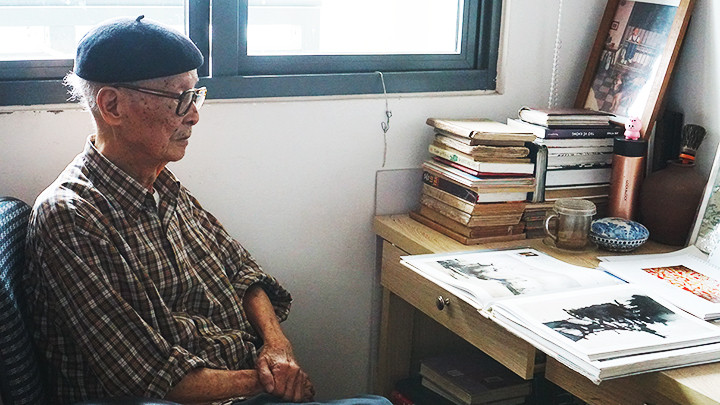 Họa sĩ lão thành Nguyễn Anh Thường. Ảnh: THU HUYỀN
