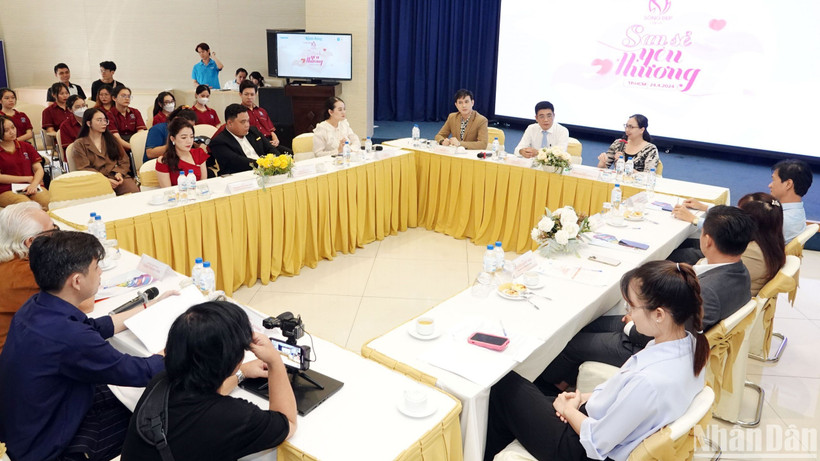Quang cảnh lễ phát động cuộc thi.