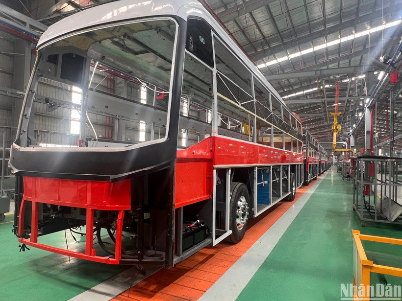 Dây chuyền lắp ráp xe buýt của Kim Long Motors.