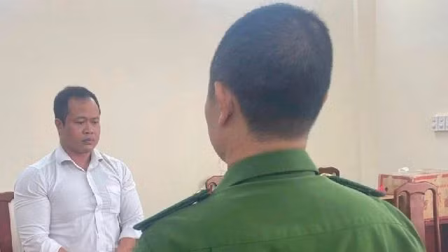 Đối tượng Phạm Trọng Cường tại cơ quan chức năng. (Ảnh: Công an cung cấp)