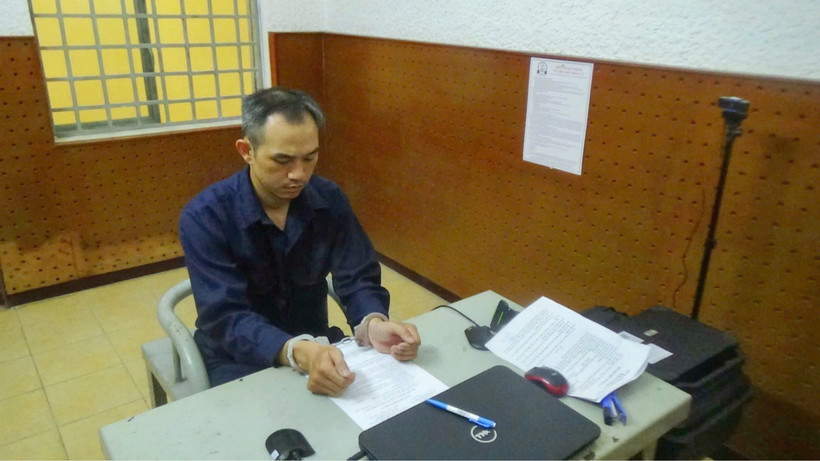 Bị can Bùi Thanh Khoa tại cơ quan chức năng. 