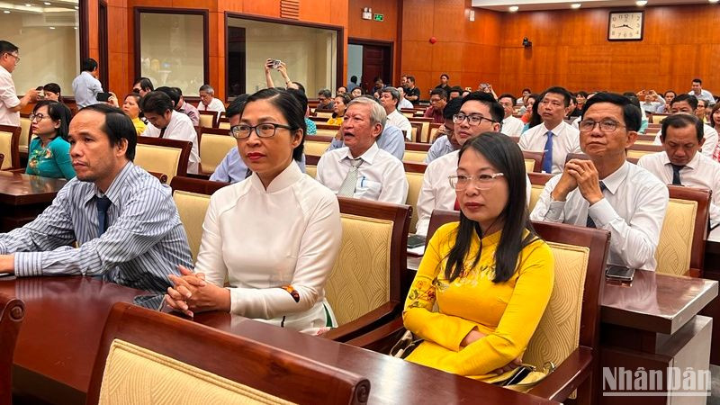 Các đại biểu dự hội nghị.