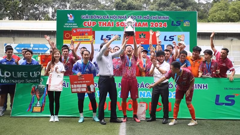 Câu lạc bộ phóng viên Đời sống Xã hội vô địch Giải bóng đá Hội Nhà báo Thành phố Hồ Chí Minh năm 2024