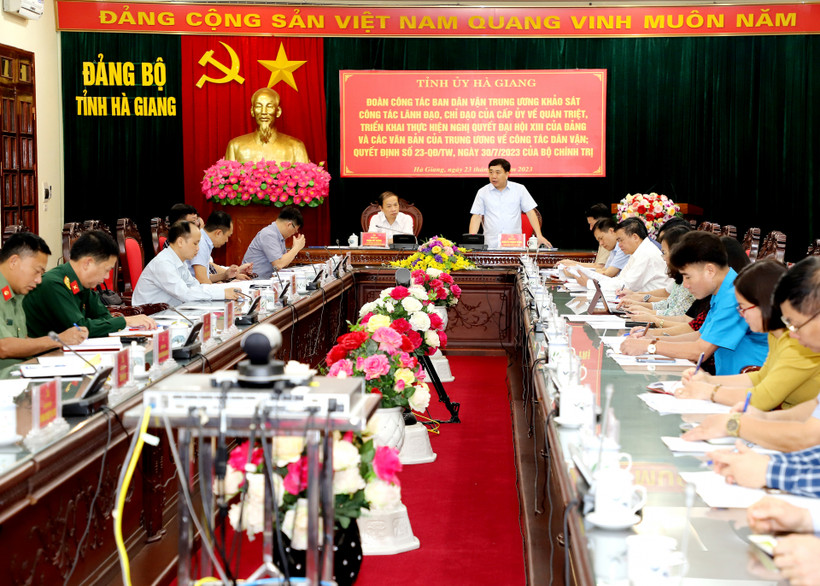 Toàn cảnh buổi làm việc.