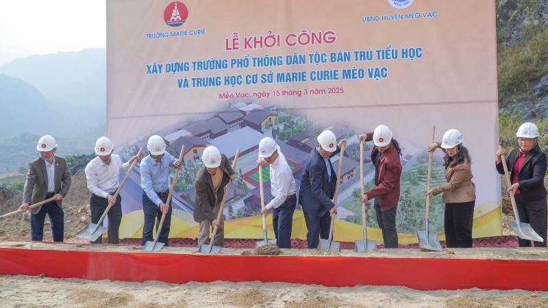 Lễ khởi công xây dựng Trường Phổ thông dân tộc bán trú Tiểu học và Trung học cơ sở Marie Curie Mèo Vạc.