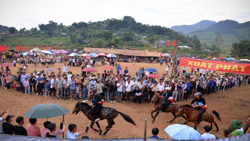 Giải đua ngựa của những người nông dân thứ thiệt ở vùng cao Lai Châu là một trong những hoạt động chào mừng Tết Độc lập.