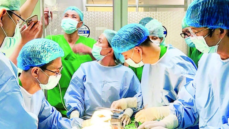 Một ca ghép thận được thực hiện tại Bệnh viện đa khoa Trung ương Cần Thơ.