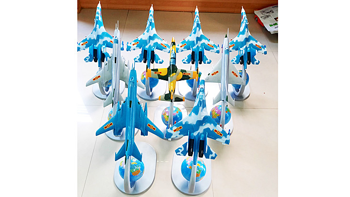 “Mê đắm” mô hình máy bay chiến đấu