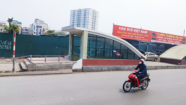 Cảnh vắng vẻ tại một hầm đường bộ trên đường Nguyễn Xiển, quận Thanh Xuân, Hà Nội.