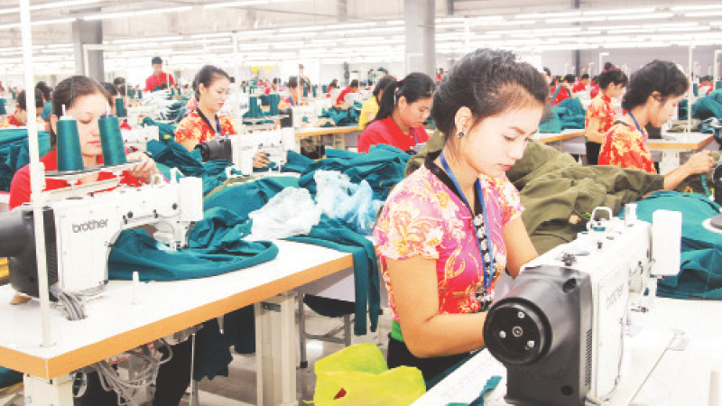 Lao động là người địa phương được đào tạo nghề tại Công ty may Tâm Việt, cụm công nghiệp tại huyện Phù Yên, Sơn La.