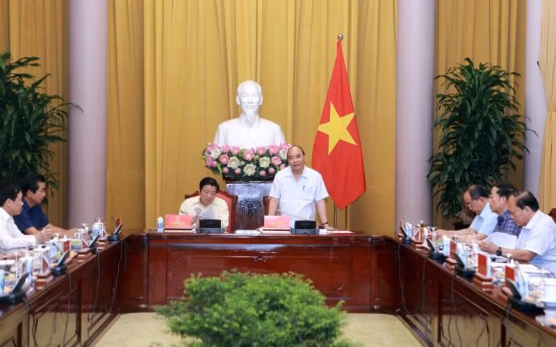 Chủ tịch nước Nguyễn Xuân Phúc phát biểu chỉ đạo tại buổi làm việc.