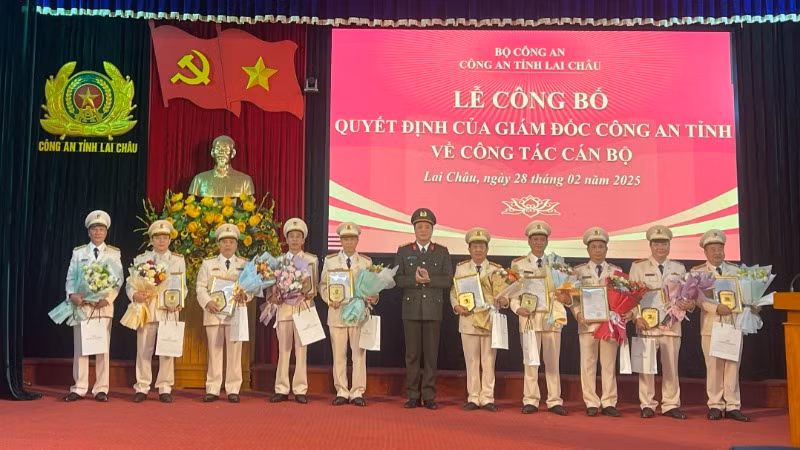 Công an Lai Châu có 11 đồng chí lãnh đạo cấp phòng tự nguyện xin nghỉ hưu trước tuổi.