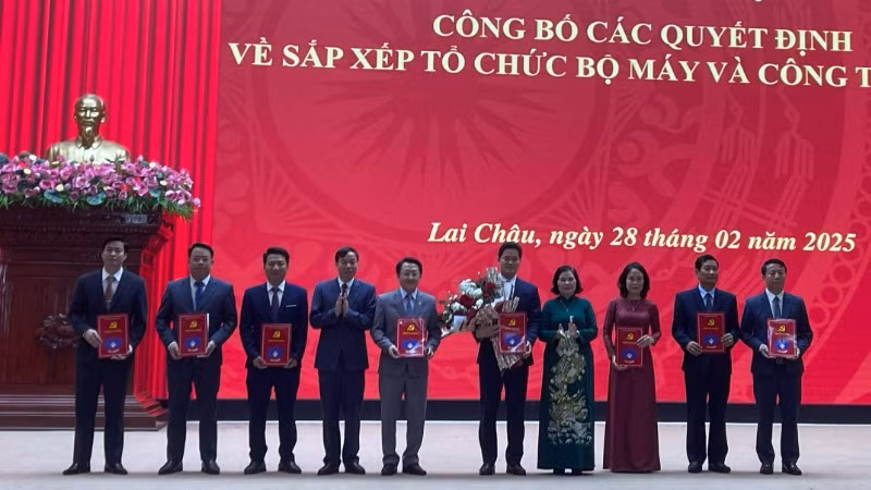 Sau sáp nhập hợp nhất, Ủy ban nhân dân tỉnh Lai Châu còn 14 cơ quan chuyên môn.