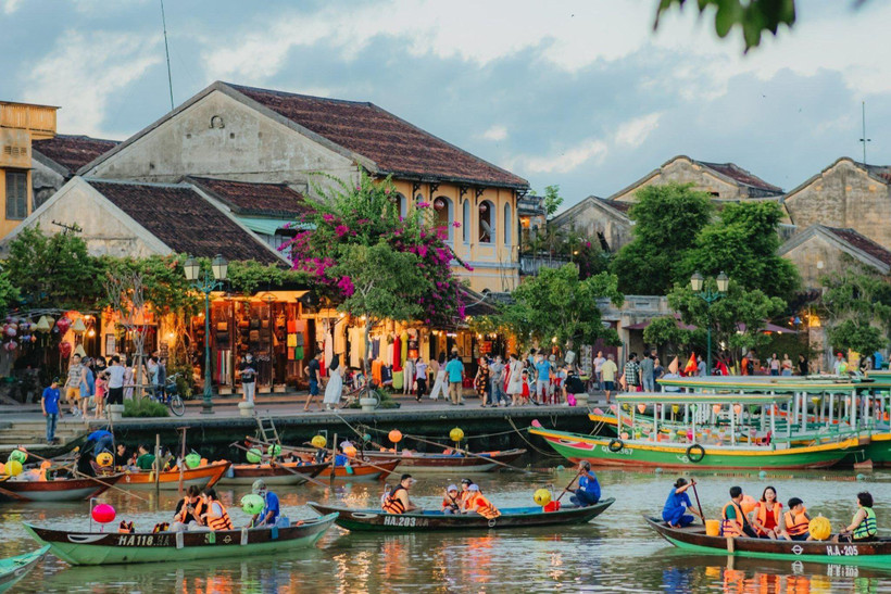 Hội An là điểm đến được du khách trong nước và quốc tế đặc biệt yêu thích (Ảnh: DUY HẬU)