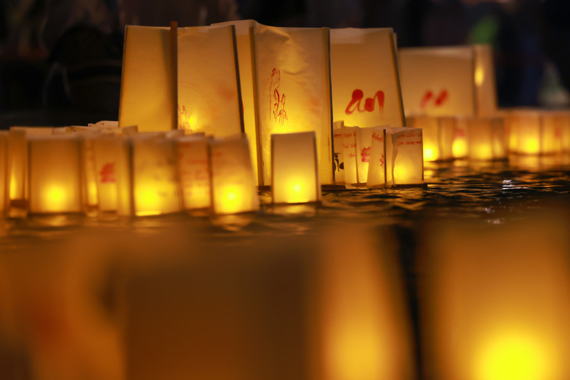 Núi Bà Đen lung linh đêm dâng đăng mừng Lễ Vía Quán Thế Âm xuất gia 