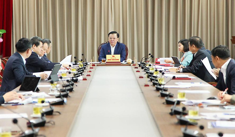 Đồng chí Đinh Tiến Dũng phát biểu tại Hội nghị chiều 15/12.