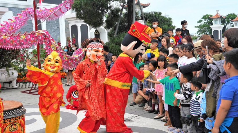 Không khí sôi động và đậm chất Tết cổ truyền tại Công viên châu Á, Đà Nẵng. 
