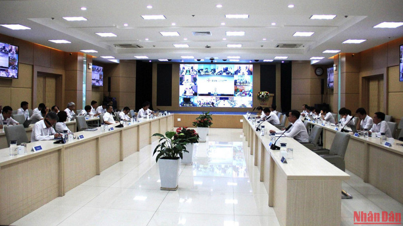 EVNCPC họp trực tuyến với tất cả các đơn vị trong vùng ảnh hưởng của bão để triển khai công tác ứng phó. 