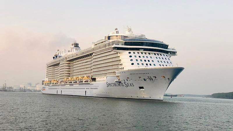 Siêu tàu du lịch Spectrum of the Seas lần thứ 3 ghé thăm Nha Trang trong năm 2023. (Ảnh: Saigontourist)