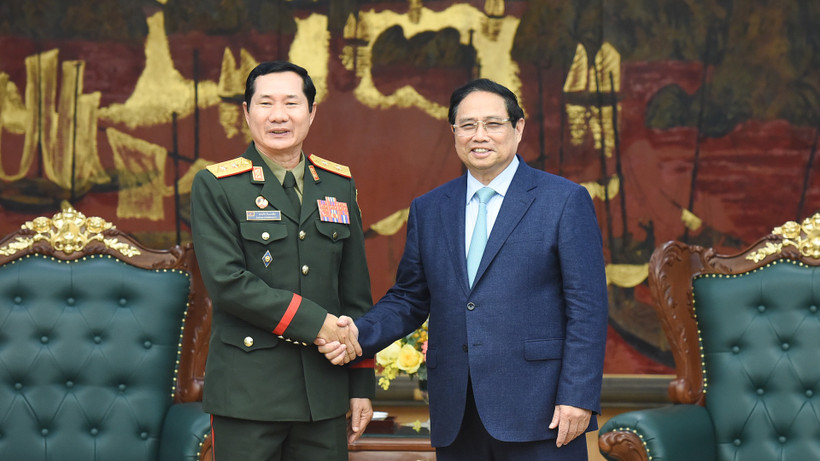 Thủ tướng Phạm Minh Chính đón Trung tướng Saichay Kommasith, Thứ trưởng Quốc phòng, Tổng Tham mưu trưởng Quân đội nhân dân Lào.