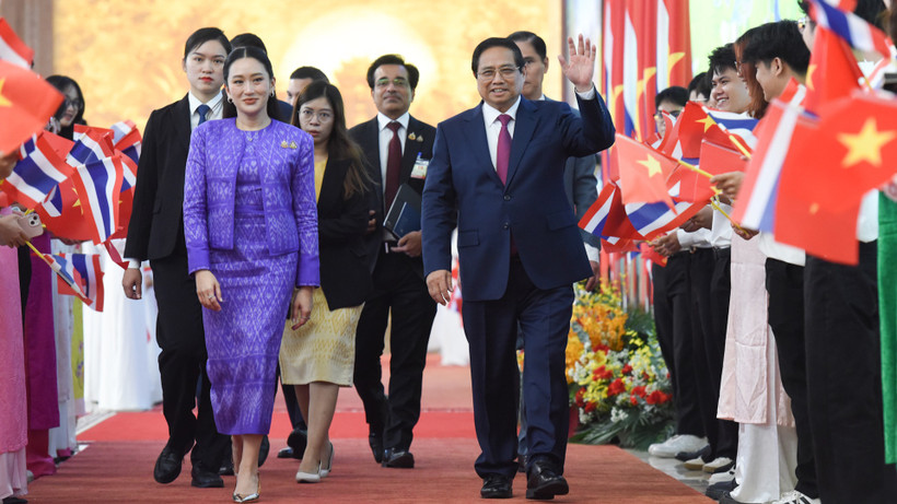 Thủ tướng Phạm Minh Chính và Thủ tướng Vương quốc Thái Lan Paetongtarn Shinawatra đến dự chứng kiến Lễ ký kết hợp tác và trao đổi văn kiện.