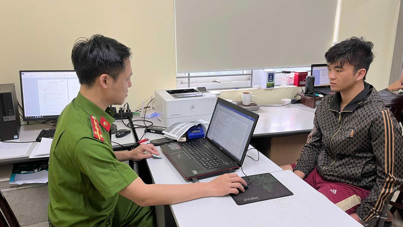Cơ quan Công an lấy lời khai của Nguyễn Đức Anh.