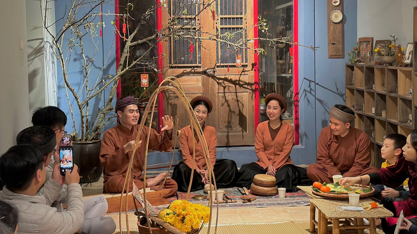 Không gian diễn xướng riêng của những thành viên trong CLB Chèo 48h.