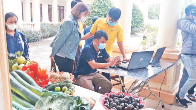 Nhiều doanh nghiệp khởi nghiệp tại huyện Yên Mô đã đưa các mặt hàng nông sản lên sàn thương mại điện tử.