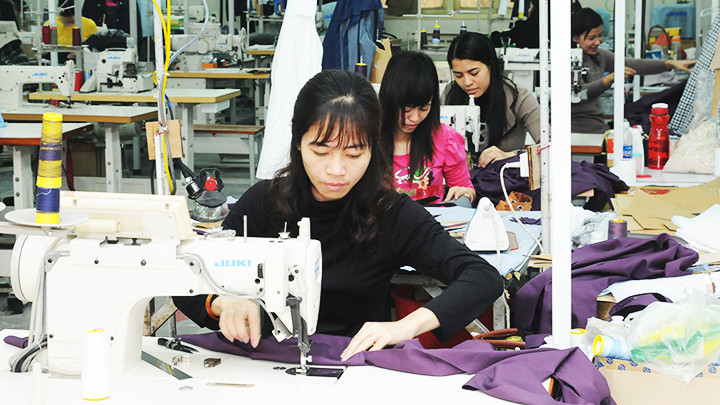 Nhiều doanh nghiệp dệt may đã nhận được đơn hàng trong những tháng đầu năm 2024. Ảnh: NGUYỆT ANH