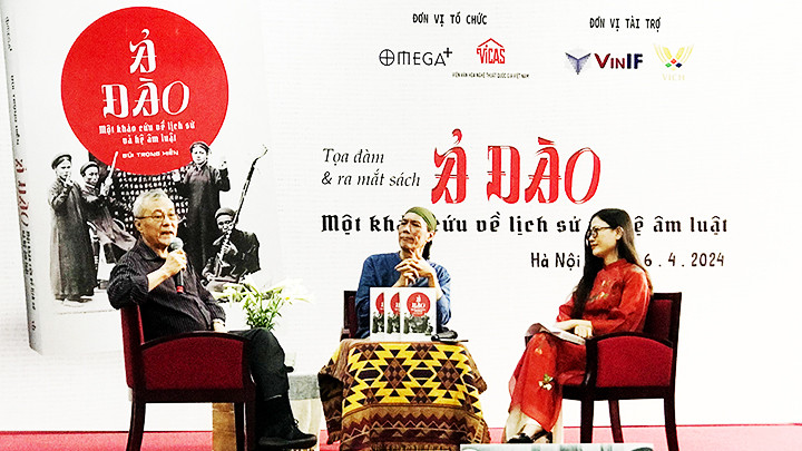 Tọa đàm ra mắt sách ngày 6/4 tại Viện Văn hóa nghệ thuật quốc gia Việt Nam. Ảnh: QUANG HƯNG