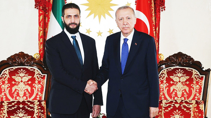 Hai nhà lãnh đạo Syria (trái) và Thổ Nhĩ Kỳ gặp gỡ tại Istanbul. Ảnh: CNN